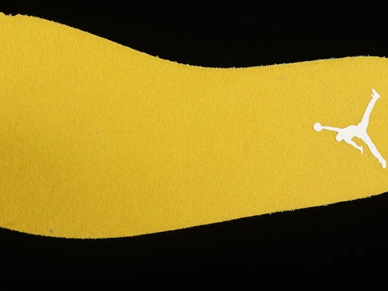 All categories Air Jordan Jordan series basketball shoes Air Jordan 1 Low Z version Air Jordan 1 Low AJ1 Joe 1 white and yellow low-top cultural and leisure sports sneakers 553558-171